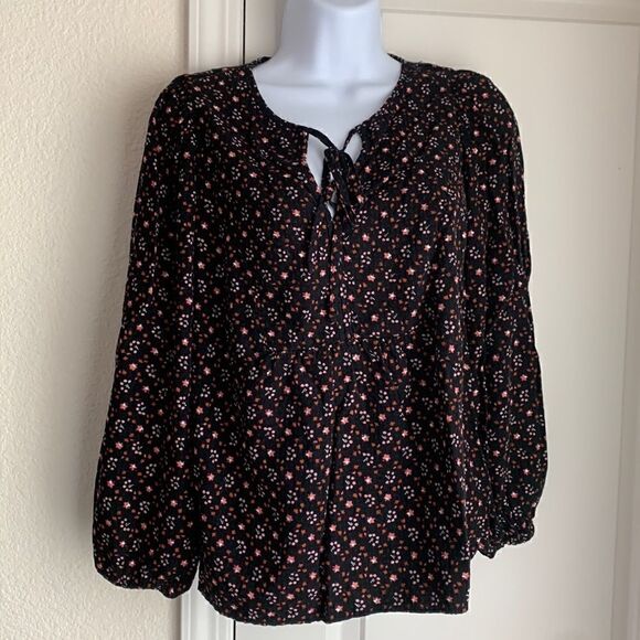 UNIVERSAL THREAD, blouse, V neck tie up, 3/4 sleeves w/elastic band, small - Picture 1 of 12